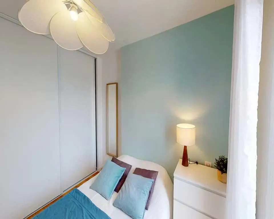 Schlafzimmer; tageslicht, moderner stil