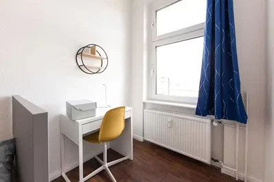 Chambre d'enfant; lumière naturelle, parquet