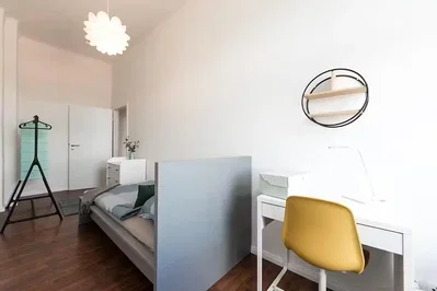 Chambre; lumière naturelle, parquet