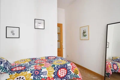 Schlafzimmer; tageslicht, holzboden