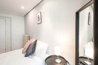 Schlafzimmer; tageslicht, moderner stil
