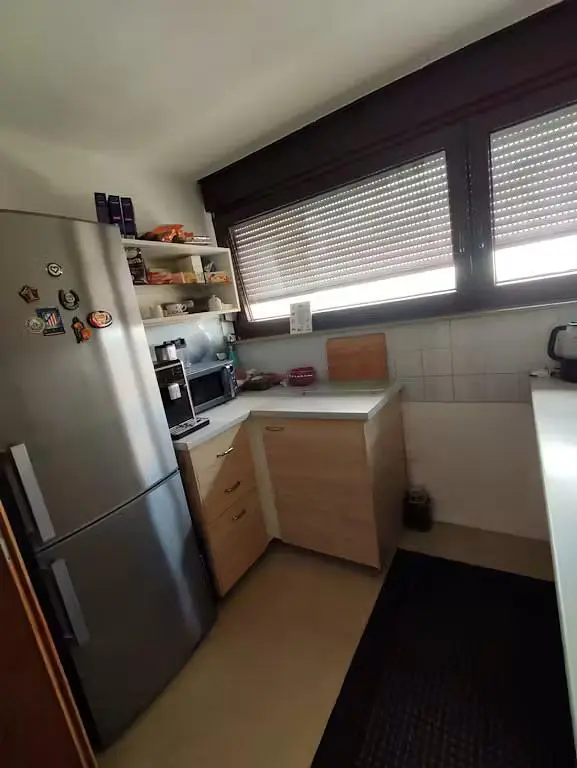Küche; küchengeräte, fliesenboden