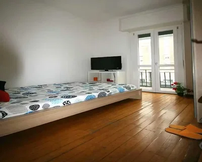 Chambre; parquet, lumière naturelle