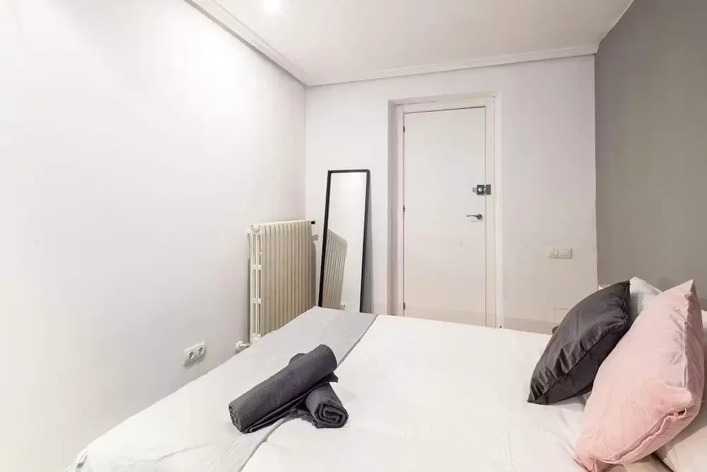 Yatak odası; doğal ışık, tadilatlı