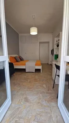 Schlafzimmer; tageslicht, holzboden
