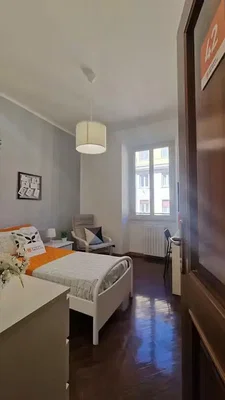Chambre; parquet, lumière naturelle