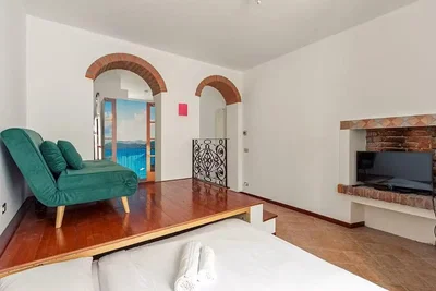 Bedroom; view, natural light