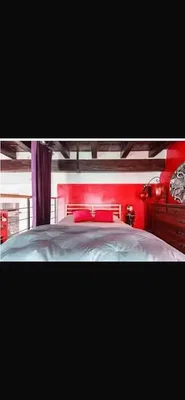 Slaapkamer; houten balken, natuurlijk licht