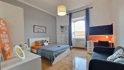 Yatak odası; doğal ışık, modern stil