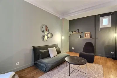 Salon; parquet, lumière naturelle, style moderne