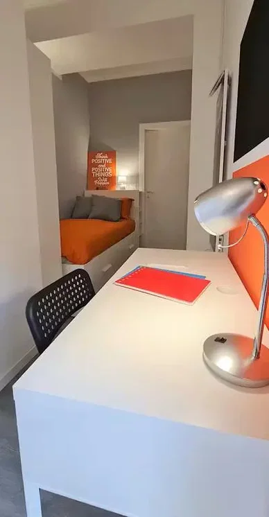 Yatak odası; doğal ışık, modern stil