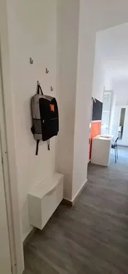 Vestiyer; ahşap zemin, doğal ışık