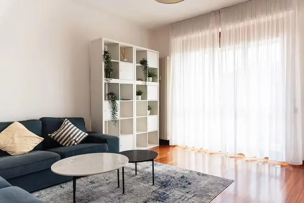 Salon; lumière naturelle, parquet