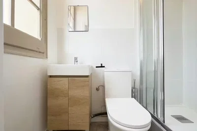 Toilettes; lumière naturelle, rénové