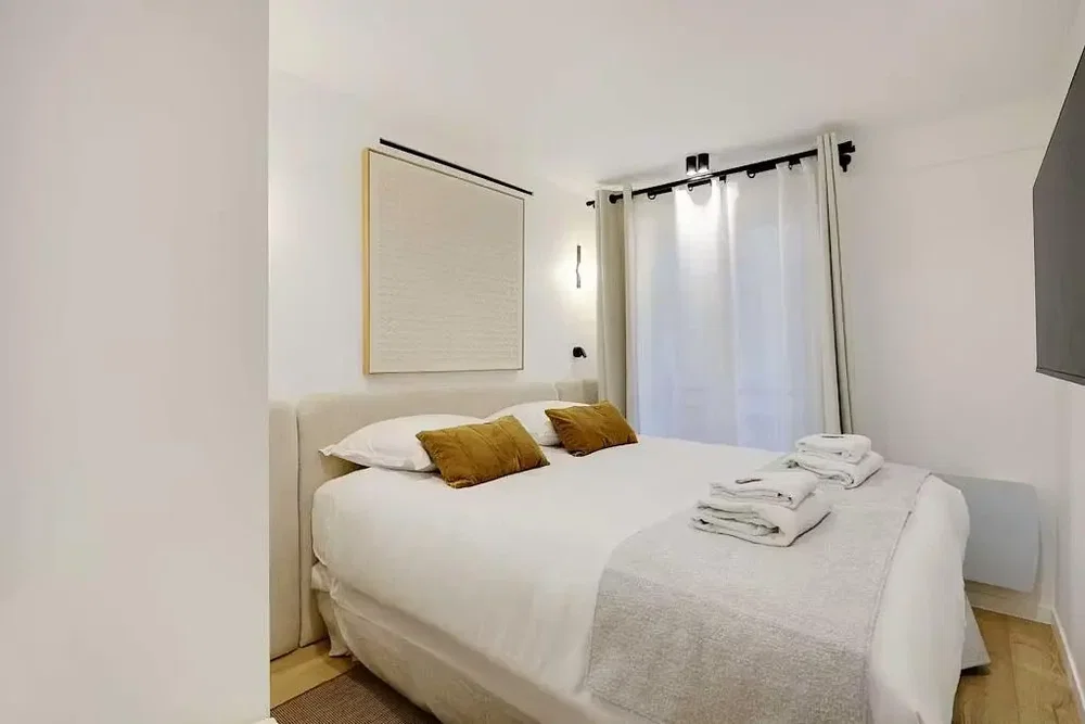 Chambre; parquet, lumière naturelle, style moderne