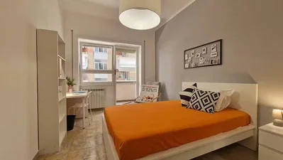 Yatak odası; doğal ışık, modern stil