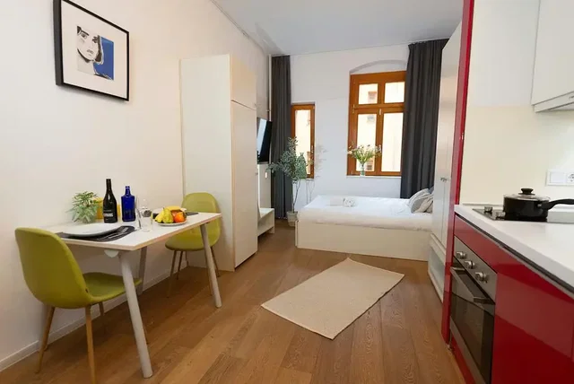 Slaapkamer; keukenapparatuur, natuurlijk licht, moderne stijl