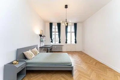 Chambre; parquet, lumière naturelle