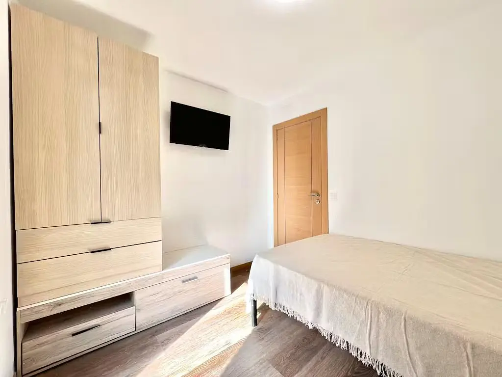 Chambre; parquet, lumière naturelle