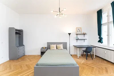 Chambre; parquet, lumière naturelle