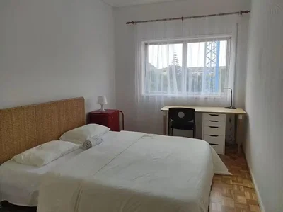 Schlafzimmer; tageslicht, holzboden