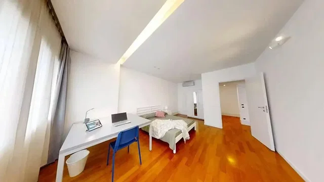 Chambre; parquet, lumière naturelle