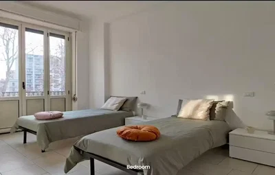 Schlafzimmer; tageslicht, holzboden