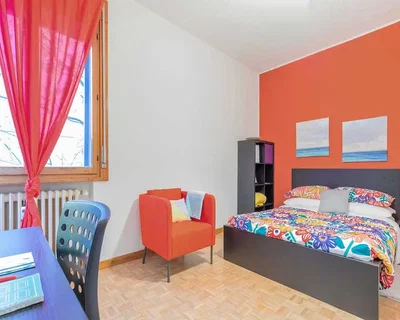 Dormitorio; luz natural, suelo de madera, estilo moderno