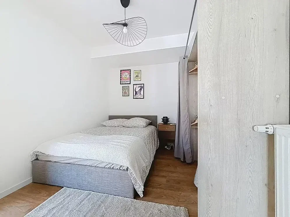 Chambre; parquet, lumière naturelle