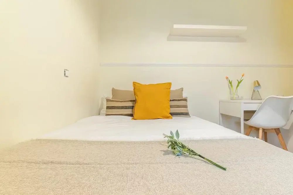 Camera da letto; luce naturale