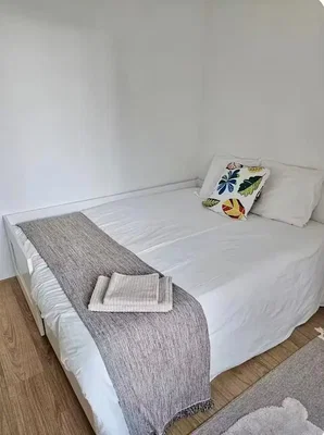 Chambre; parquet, lumière naturelle