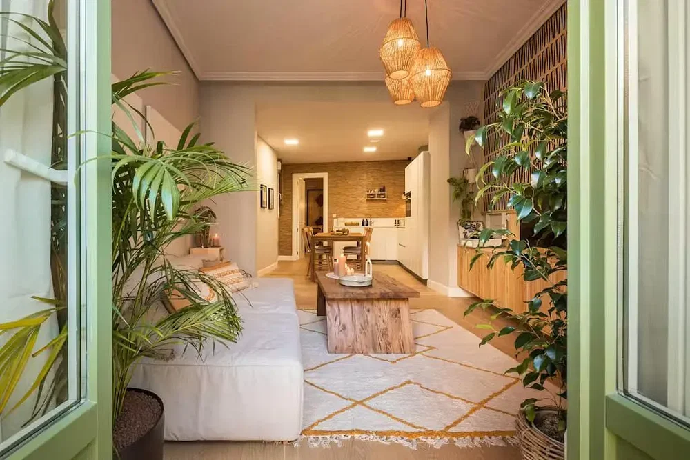 Woonkamer; natuurlijk licht, rustieke stijl