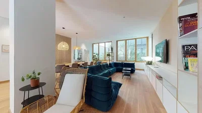 Salon; lumière naturelle, parquet, style moderne