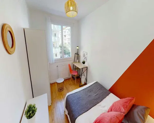 Chambre; parquet, lumière naturelle