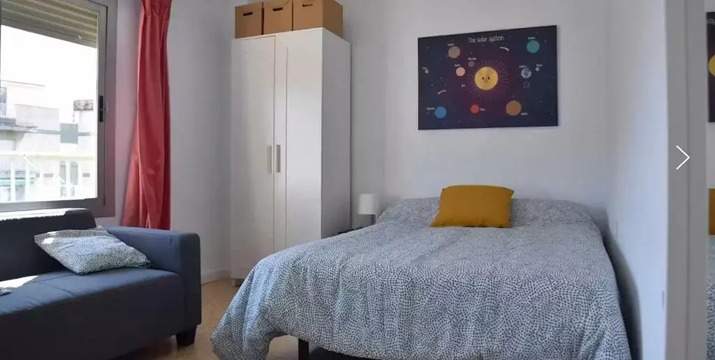Chambre; lumière naturelle, parquet