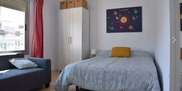 Spavaća soba; prirodno svjetlo, drveni pod