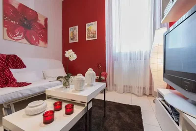 Oturma odası; modern stil, doğal ışık, fayans zemin