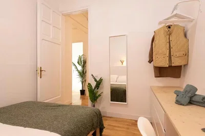 Chambre; parquet, lumière naturelle