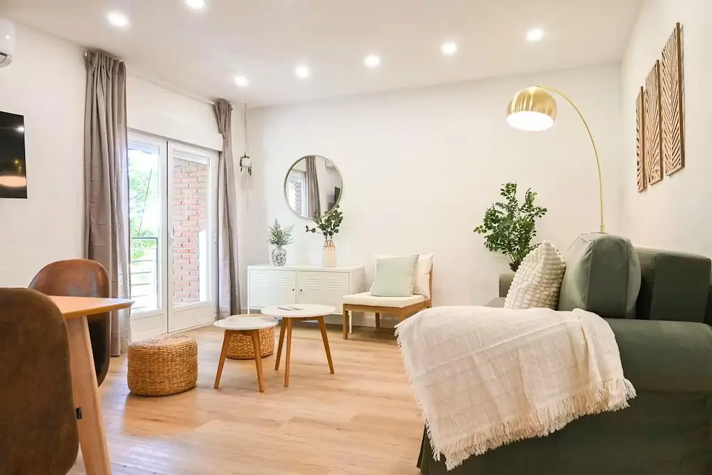 Soggiorno; luce naturale, stile moderno