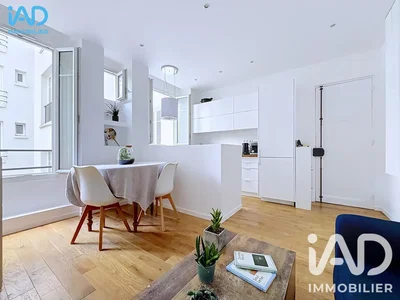 Wohnzimmer; tageslicht, holzboden, moderner stil