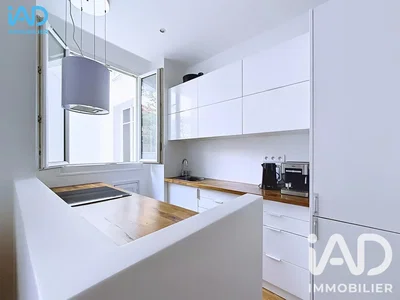Küche; küchengeräte, tageslicht, moderner stil