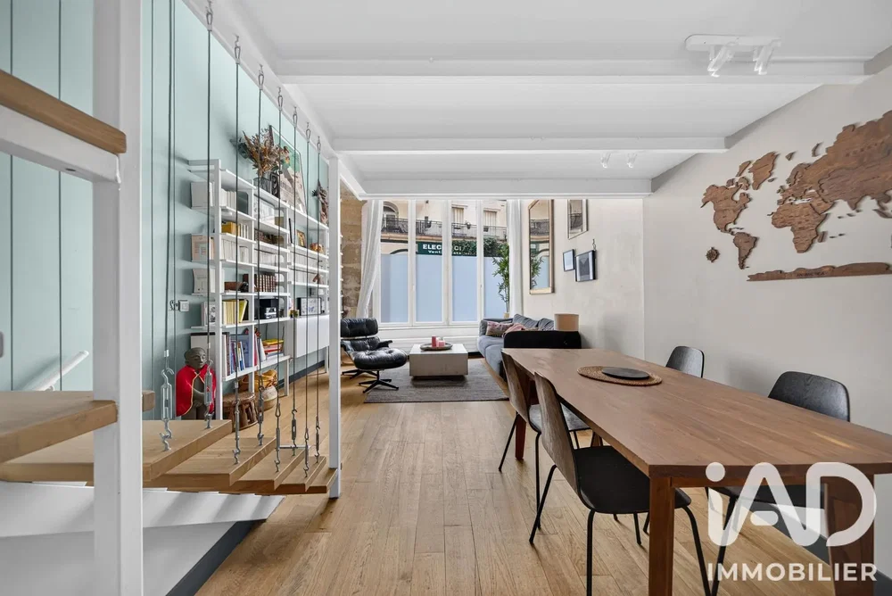 Salon; parquet, lumière naturelle, style moderne