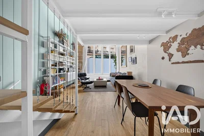 Salon; parquet, lumière naturelle, style moderne