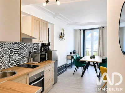 Cuisine; électroménager, lumière naturelle, style moderne