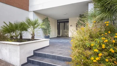 Maison et environs; lumière naturelle, carrelage
