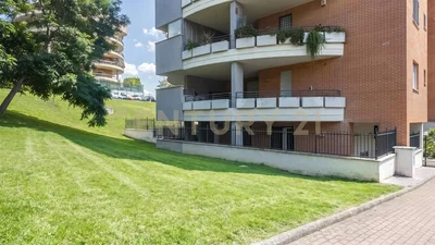 Maison et environs; lumière naturelle, vue