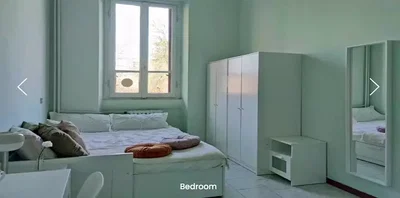 Schlafzimmer; tageslicht, holzboden