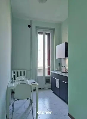 Küche; fliesenboden, tageslicht