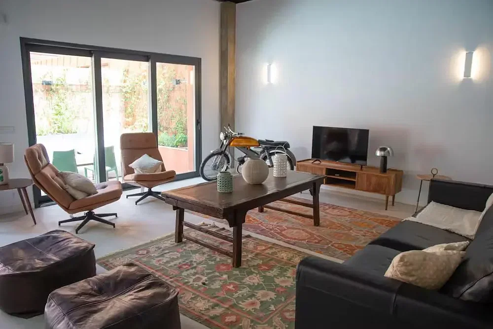 Living room; natural light, modern style