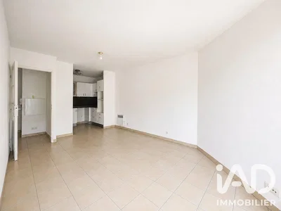 Dnevna soba; pločice, prirodno svjetlo
